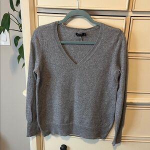 Apt. 9 Classic Gray V-Neck Sweater